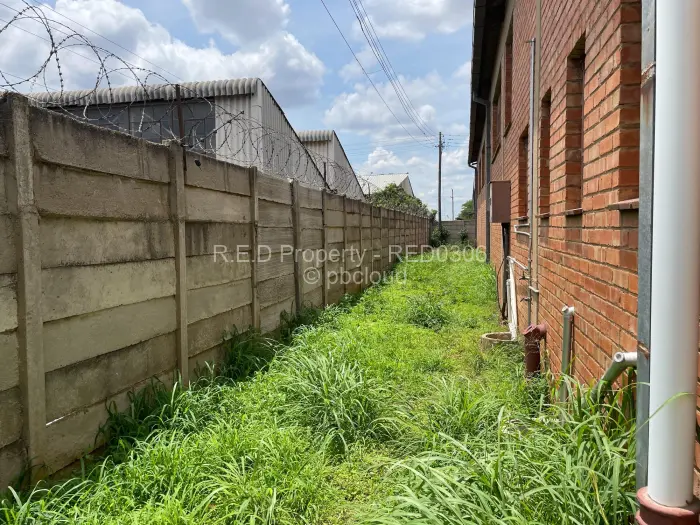 Industrial Stand for Sale in Kelvin, Bulawayo