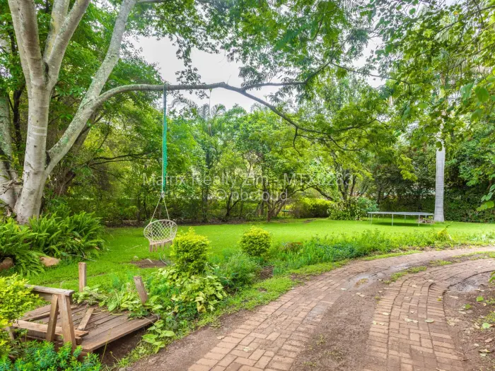 6 Bedroom House for Sale in Chisipite, Harare