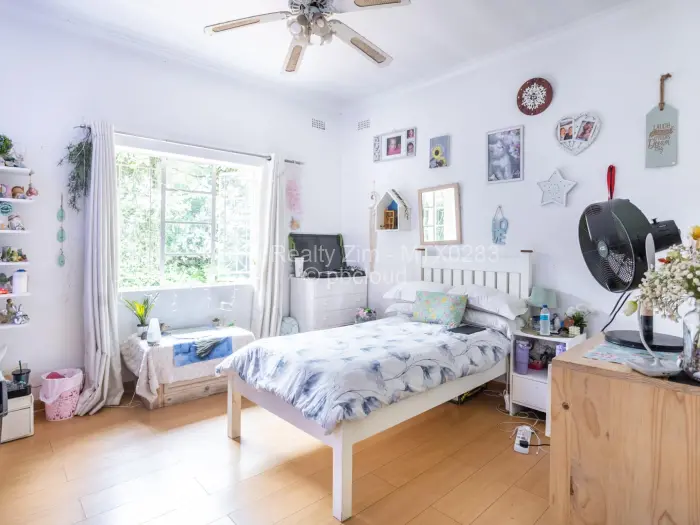 6 Bedroom House for Sale in Chisipite, Harare