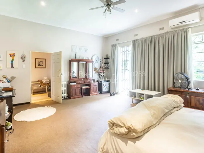 6 Bedroom House for Sale in Chisipite, Harare