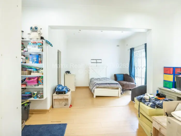 6 Bedroom House for Sale in Chisipite, Harare