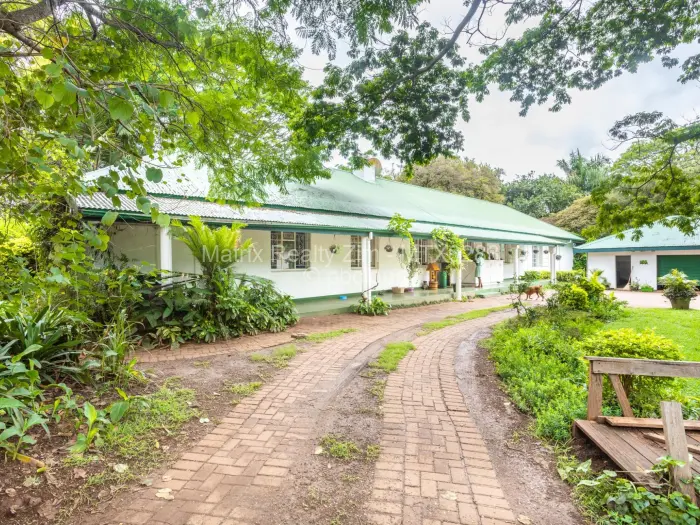 6 Bedroom House for Sale in Chisipite, Harare