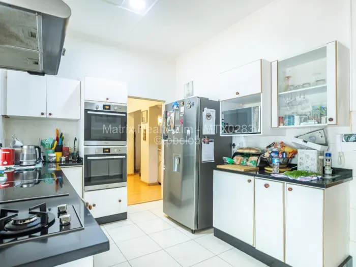 6 Bedroom House for Sale in Chisipite, Harare