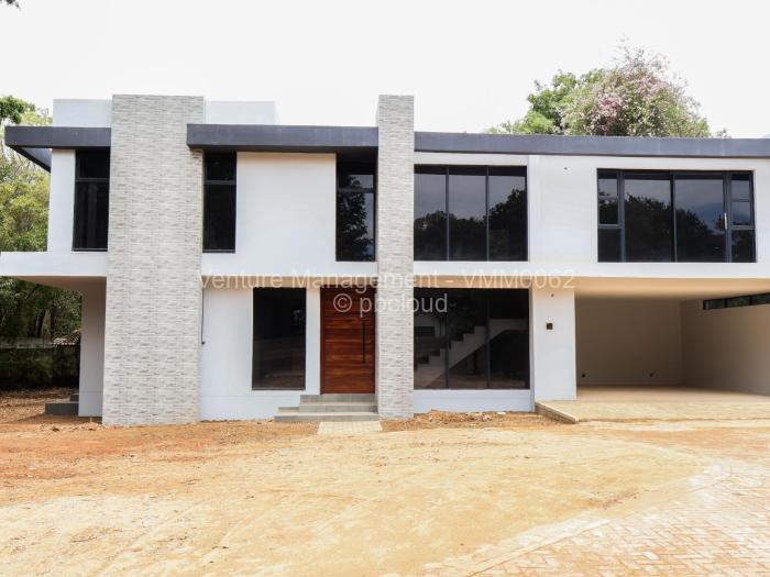 4 Bedroom House for Sale in Highlands, Harare