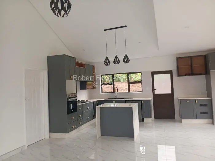 Townhouse/Cluster to Rent in Highlands, Harare