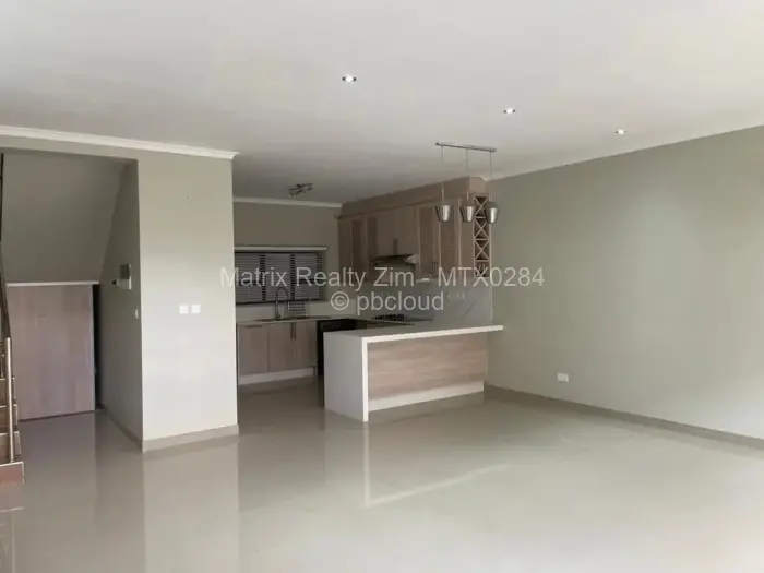 Flat/Apartment to Rent in Greencroft, Harare