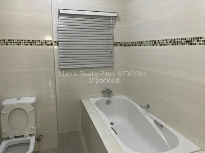 Flat/Apartment to Rent in Greencroft, Harare