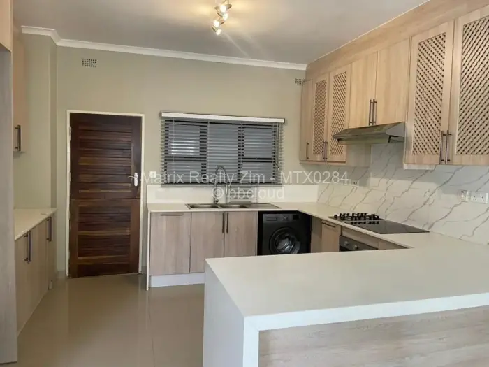 Flat/Apartment to Rent in Greencroft, Harare