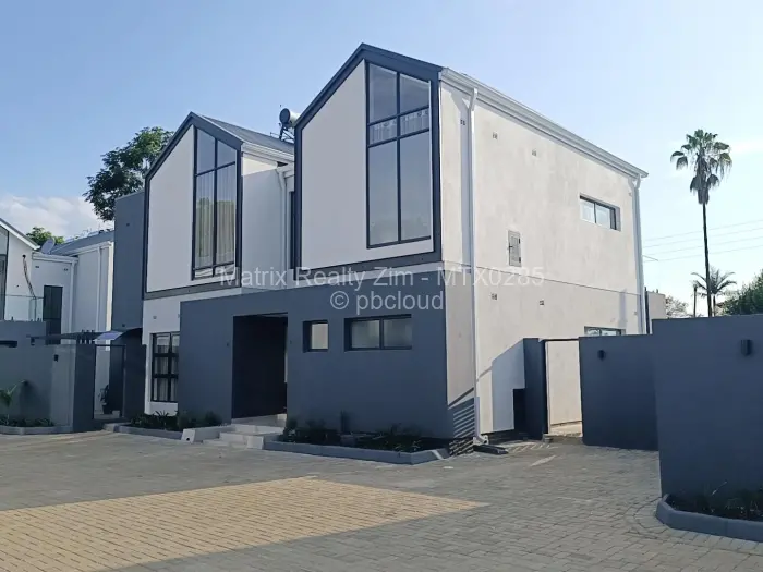 Townhouse/Cluster for Sale in Vainona, Harare