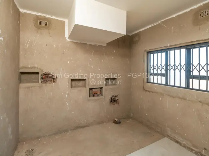 5 Bedroom House for Sale in Haydon Park, Mazowe