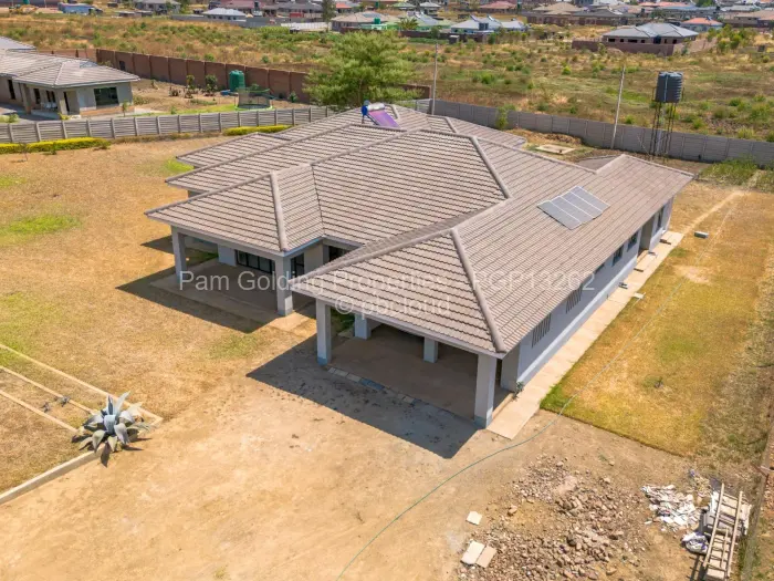 5 Bedroom House for Sale in Haydon Park, Mazowe