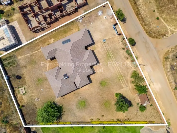 5 Bedroom House for Sale in Haydon Park, Mazowe