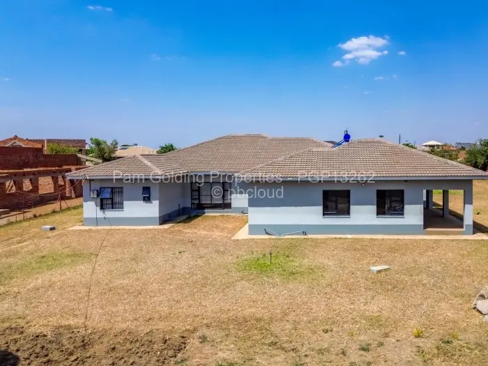5 Bedroom House for Sale in Haydon Park, Mazowe
