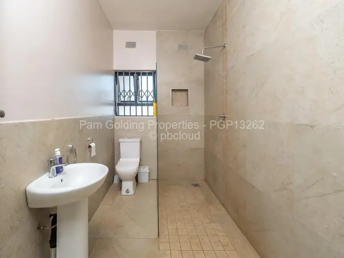 5 Bedroom House for Sale in Haydon Park, Mazowe