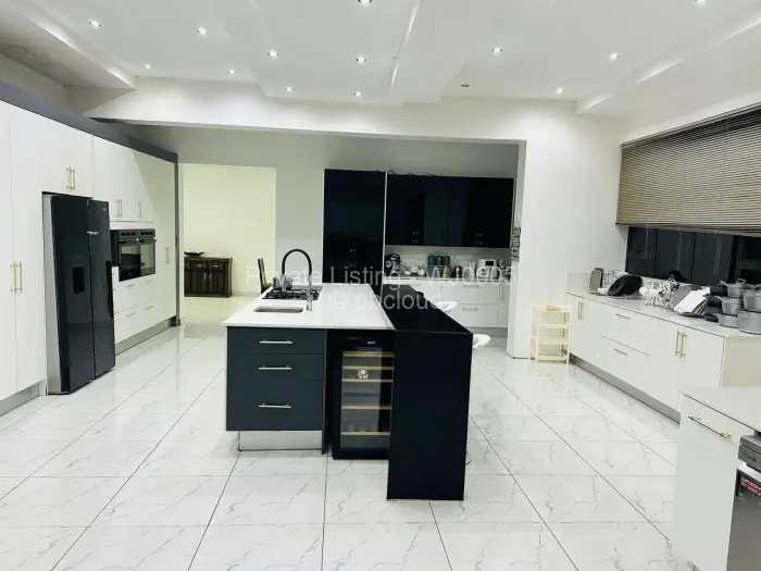 6 Bedroom House to Rent in Gletwin Park, Harare