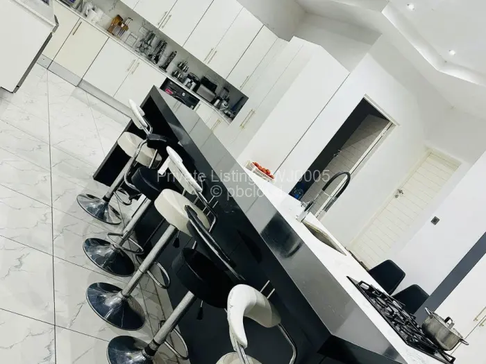 6 Bedroom House to Rent in Gletwin Park, Harare