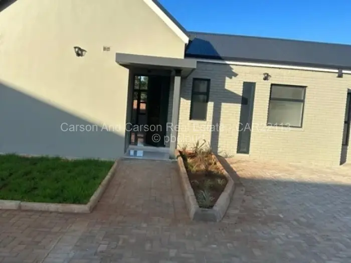 Townhouse/Cluster to Rent in Bluff Hill, Harare