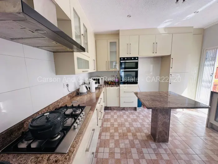 4 Bedroom House to Rent in Hillside