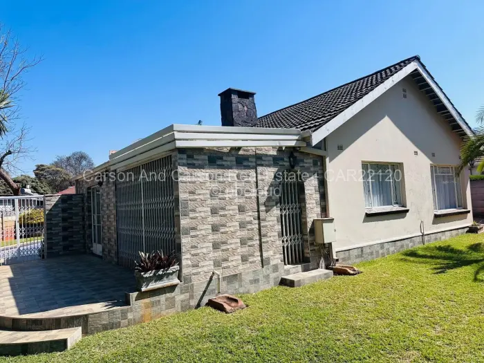 4 Bedroom House to Rent in Hillside