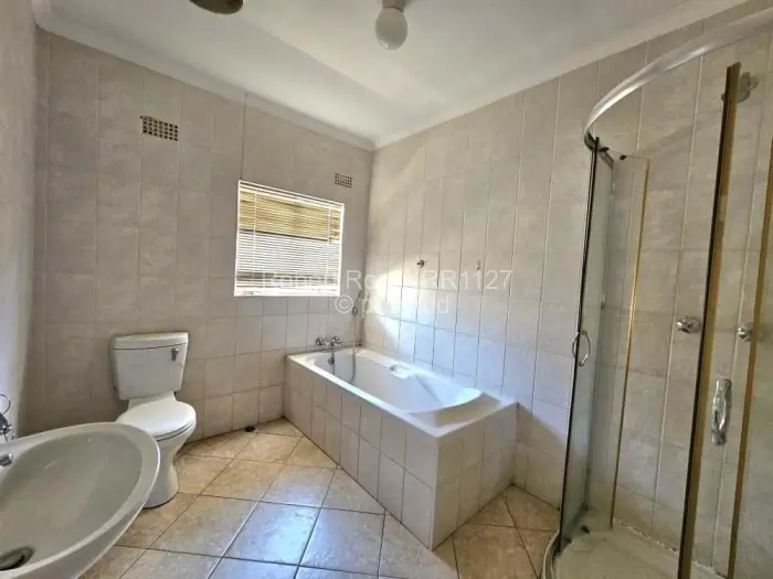 Townhouse/Cluster to Rent in Waterfalls