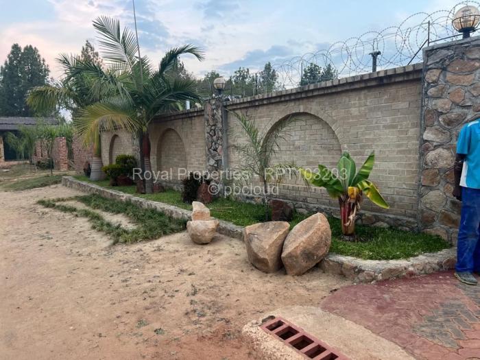 4 Bedroom House to Rent in Crowhill Views, Harare