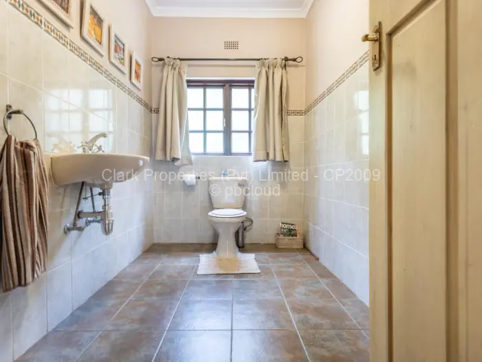 5 Bedroom House for Sale in Borrowdale Brooke, Harare