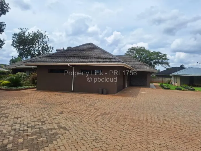 6 Bedroom House for Sale in Northwood, Harare