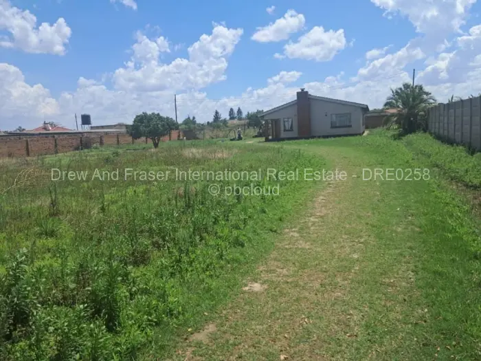 Residential Stand for Sale in Whitecliff, Harare