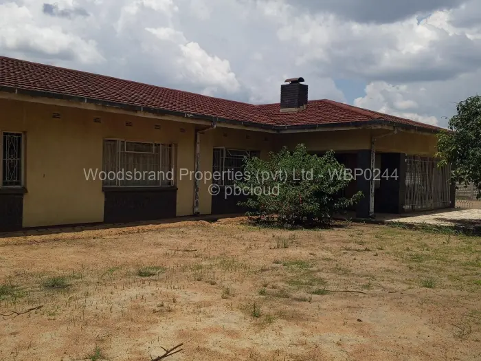 5 Bedroom House for Sale in Highfield, Harare
