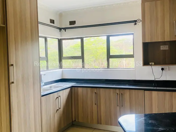 Flat/Apartment to Rent in Monavale, Harare
