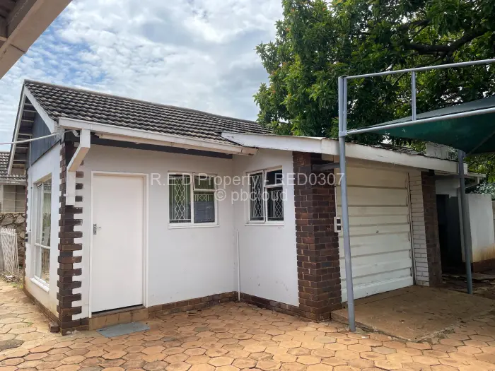 3 Bedroom House for Sale in Ilanda, Bulawayo