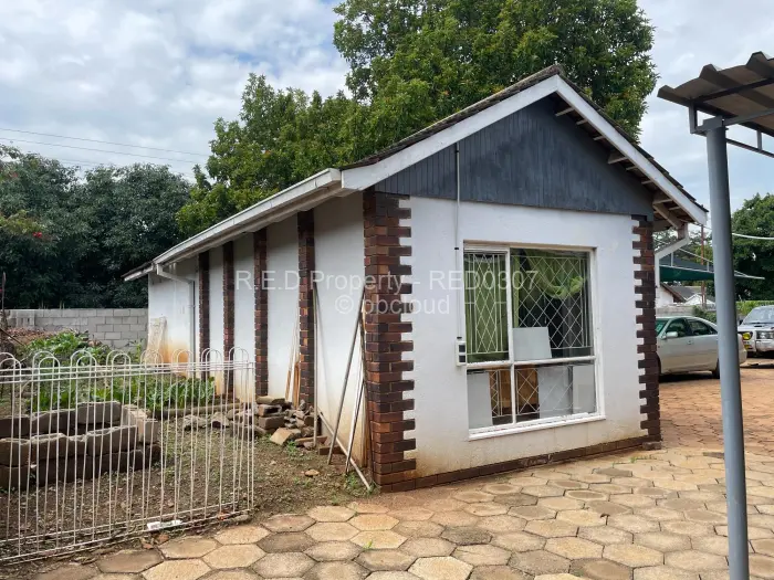 3 Bedroom House for Sale in Ilanda, Bulawayo