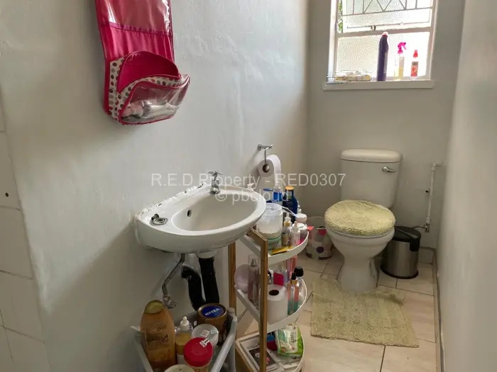 3 Bedroom House for Sale in Ilanda, Bulawayo