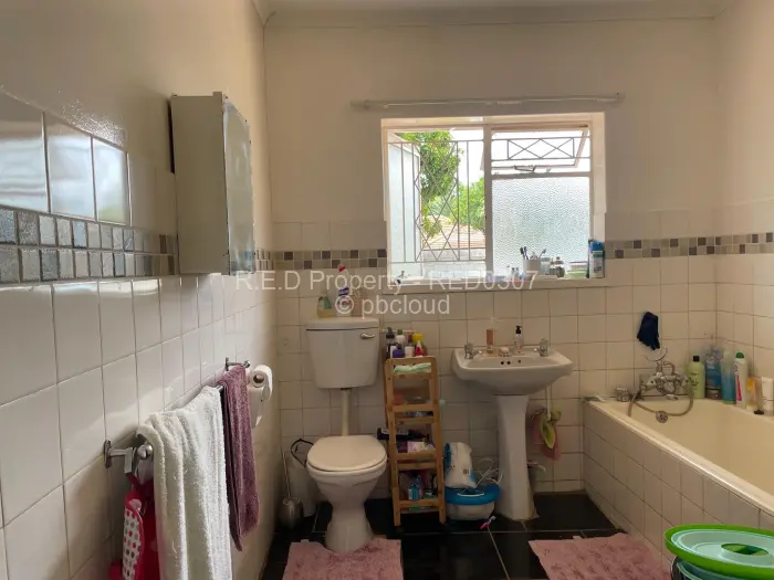 3 Bedroom House for Sale in Ilanda, Bulawayo