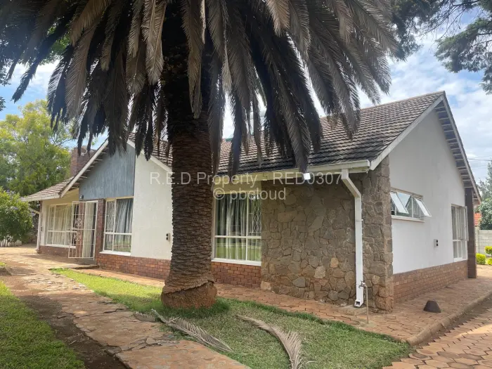 3 Bedroom House for Sale in Ilanda, Bulawayo