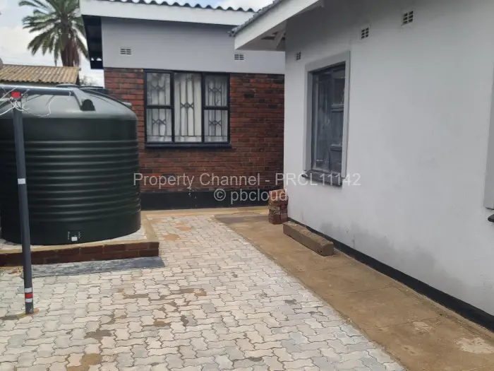 4 Bedroom House to Rent in Highfield, Harare