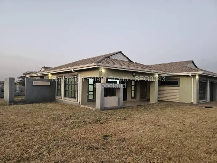 4 Bedroom House to Rent in Fairview