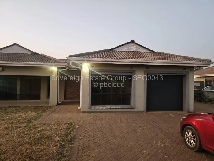 4 Bedroom House to Rent in Fairview
