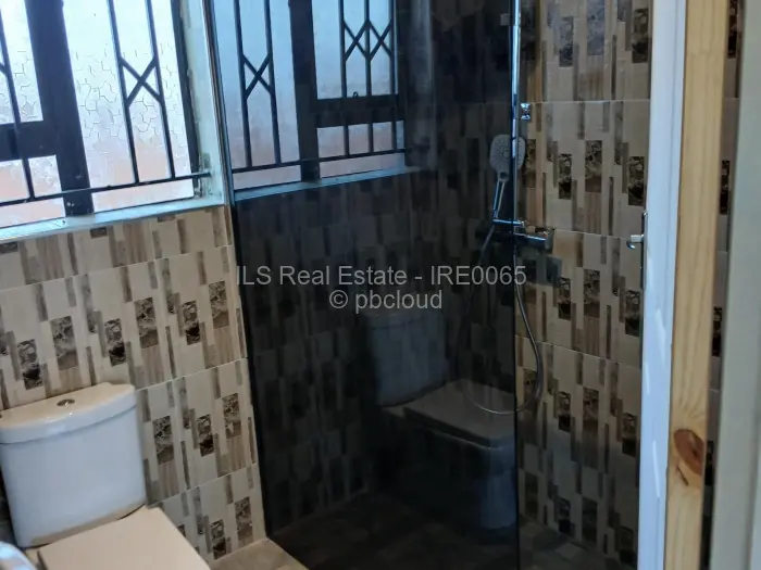 3 Bedroom Cottage/Garden Flat for Sale in Kadoma, Kadoma