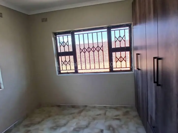 3 Bedroom Cottage/Garden Flat for Sale in Kadoma, Kadoma
