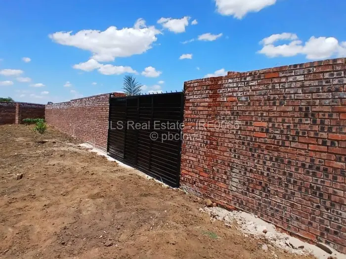 3 Bedroom Cottage/Garden Flat for Sale in Kadoma, Kadoma