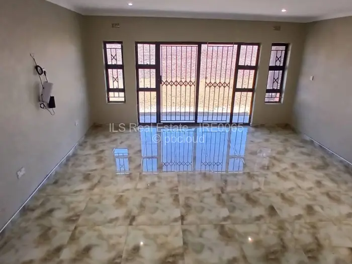 3 Bedroom Cottage/Garden Flat for Sale in Kadoma, Kadoma