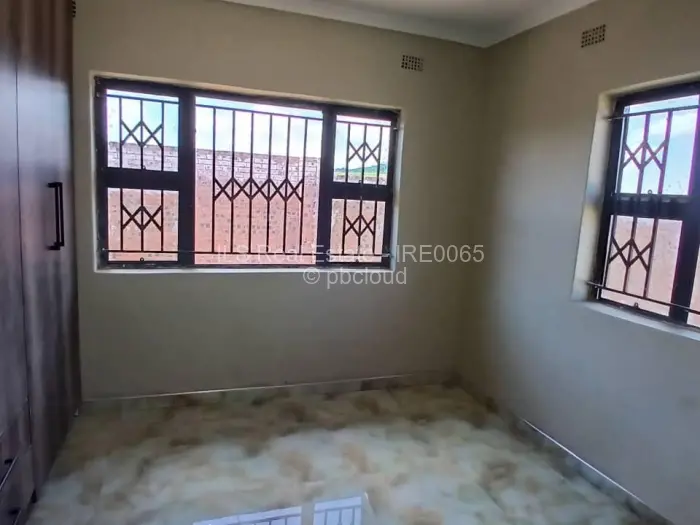 3 Bedroom Cottage/Garden Flat for Sale in Kadoma, Kadoma