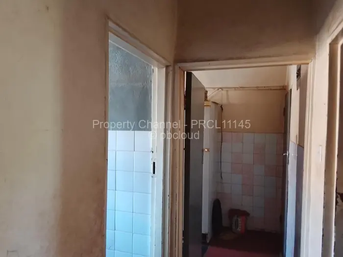 5 Bedroom House for Sale in Chitungwiza, Chitungwiza