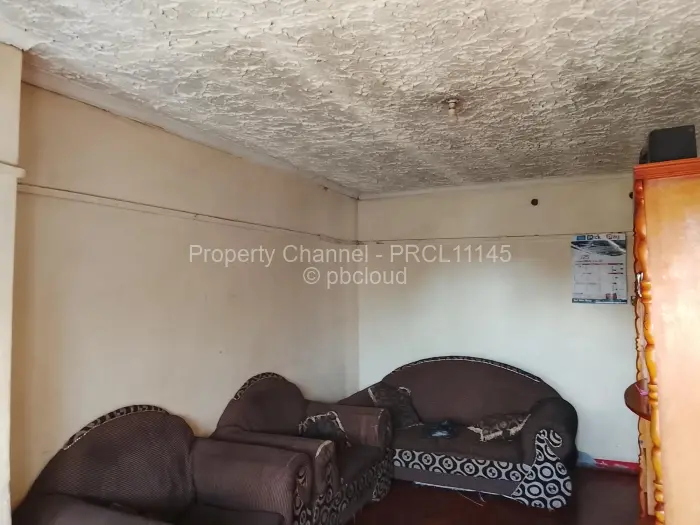 5 Bedroom House for Sale in Chitungwiza, Chitungwiza