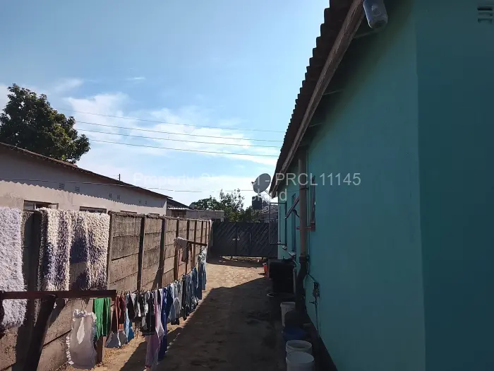 5 Bedroom House for Sale in Chitungwiza, Chitungwiza