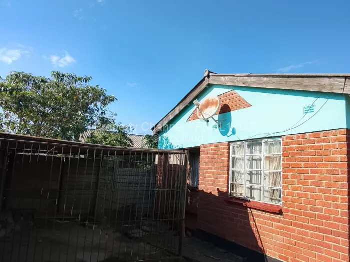 5 Bedroom House for Sale in Chitungwiza, Chitungwiza