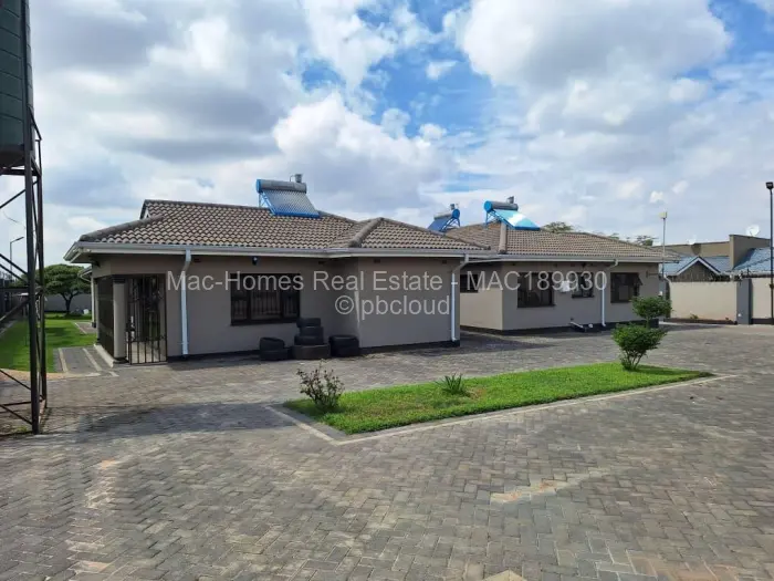 5 Bedroom House to Rent in Waterfalls, Harare