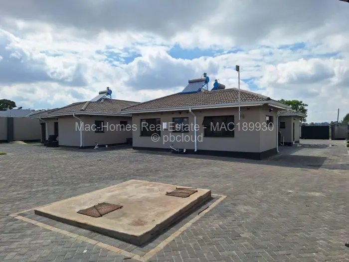 5 Bedroom House to Rent in Waterfalls, Harare