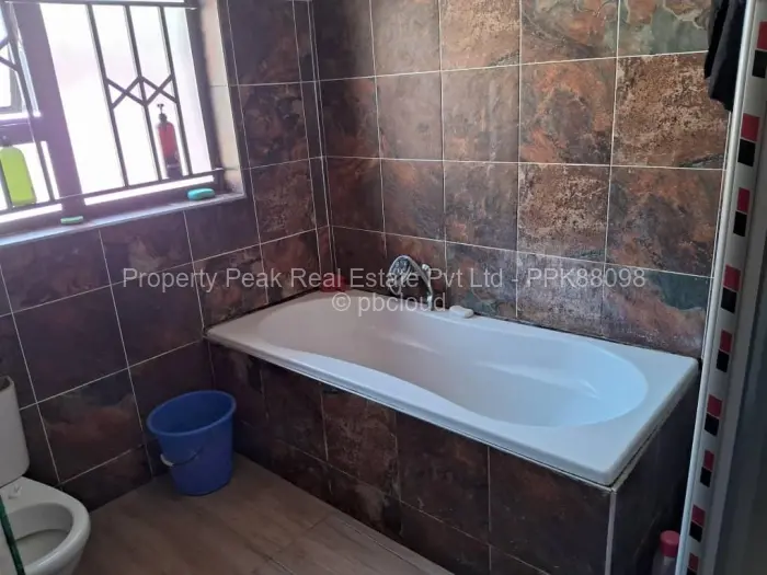 4 Bedroom House for Sale in Mabvazuva Estates, Ruwa